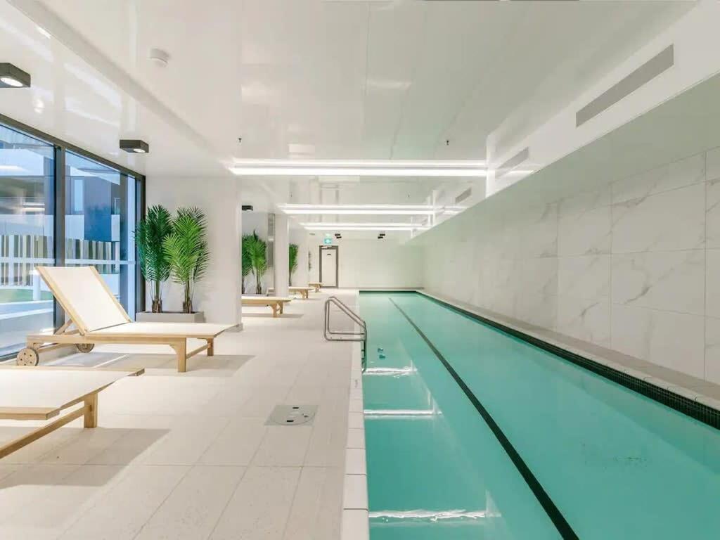 Cosy Two Bedroom Apartment With Balcony Pool And Gym Auckland Exterior foto